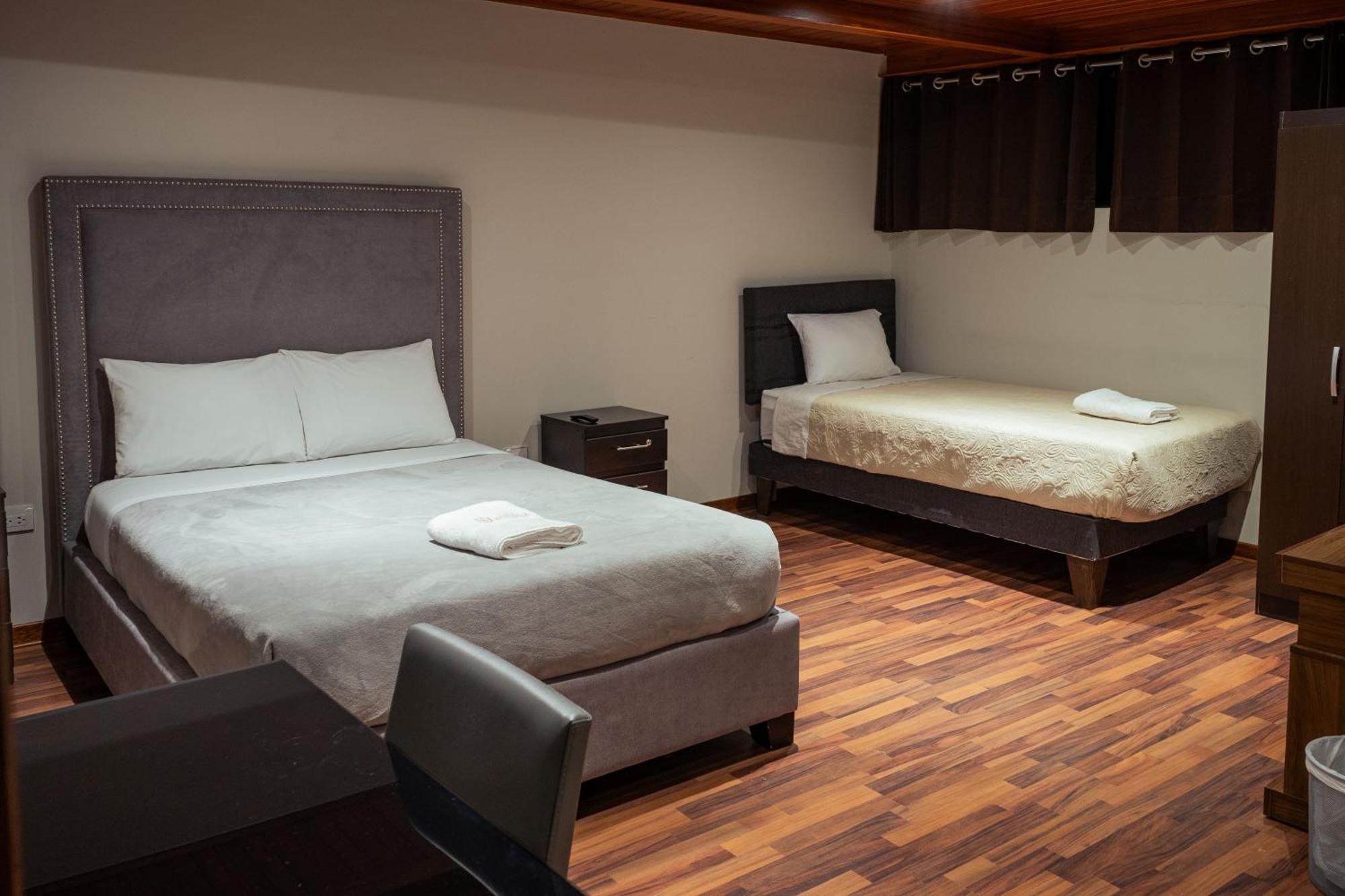 Hotel California ウルバンバ エクステリア 写真